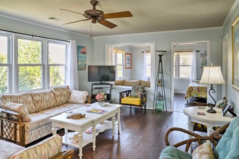 Surfside Beach Canal-Front Home Walk to Beach! House in Surfside Beach