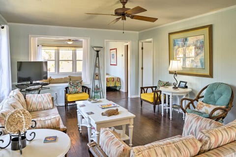 Surfside Beach Canal-Front Home Walk to Beach! House in Surfside Beach