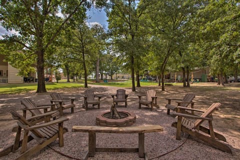 All-Encompassing Family Retreat Near Lake Texoma! House in Lake Texoma