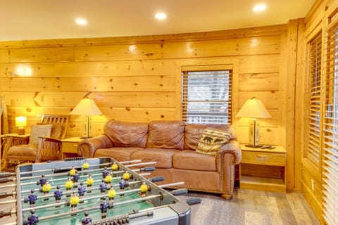 3 Mi to Dollywood Pigeon Forge Resort Studio! House in Pigeon Forge