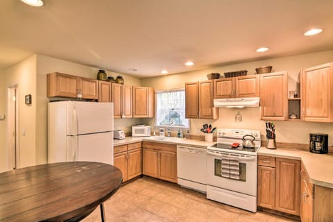 Buena Vista Shambala Sanctuary Near Main St! House in Buena Vista