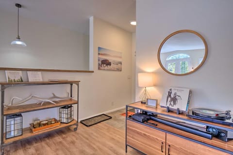 Mountain Cabin with Views and Firepit 25 Mi to Skiing Cabin in Park County