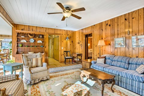Dog-Friendly Hendersonville Cabin Deck and Views Cabin in Laurel Park