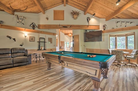 Walk to Ocean Home with Hot Tub in South Beach! House in Oregon