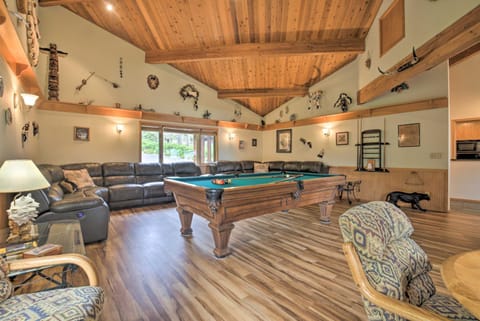 Walk to Ocean Home with Hot Tub in South Beach! House in Oregon