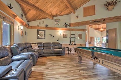 Walk to Ocean Home with Hot Tub in South Beach! House in Oregon