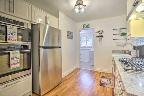 Walk to Dtwn Littleton Updated Pet-Friendly Home House in Littleton