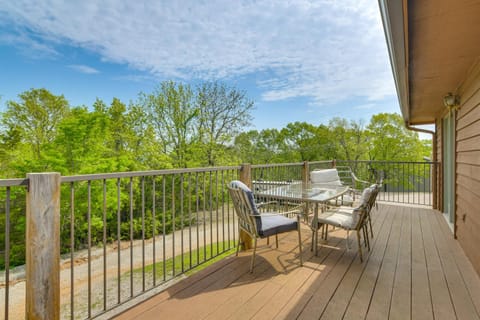 Cozy Branson Townhome 1 Mi to Silver Dollar City! House in Table Rock Lake