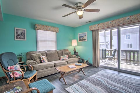 Chincoteague Townhome with Pony Views from Deck! House in Chincoteague Island