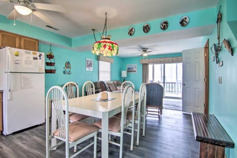 Chincoteague Townhome with Pony Views from Deck! House in Chincoteague Island