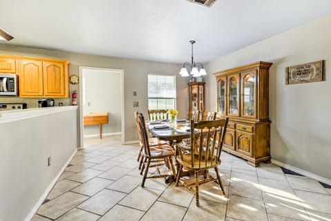 Pet-Friendly Moody Home with Fire Pit and Large Yard! House in Rio Grande