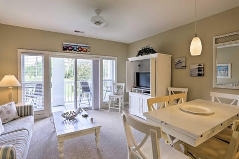 Relax by Pool and Golf Chic Myrtle Beach Condo Apartment in Carolina Forest