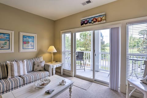 Relax by Pool and Golf Chic Myrtle Beach Condo Apartment in Carolina Forest