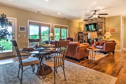 Center Hill Lake Rental Steps to Hurricane Marina Apartment in Center Hill Lake