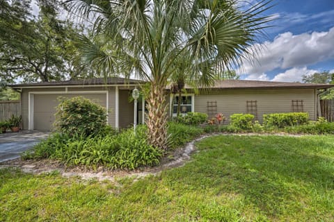 Pet-Friendly Apopka Home 30 Mi to WDW! House in Forest City