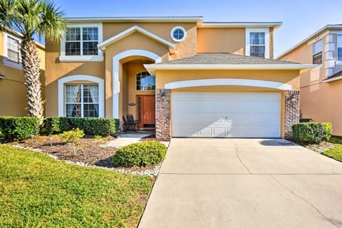 Luxe Terra Verde Villa with Theater 6 Mi to Disney! House in Kissimmee