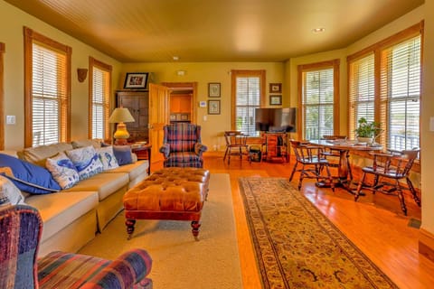 Historic Manteo House on Roanoke Sound with Dock! House in Manteo