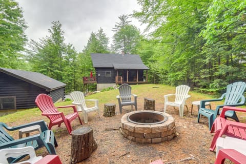 All-Season Log Cabin Escape! 11 Mi to Cranmore Mtn Cabin in Madison