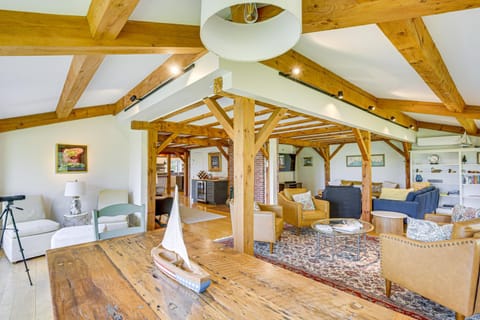 Spacious Kennebunkport Home with View, 2 Mi to Beach House in Goose Rocks Beach