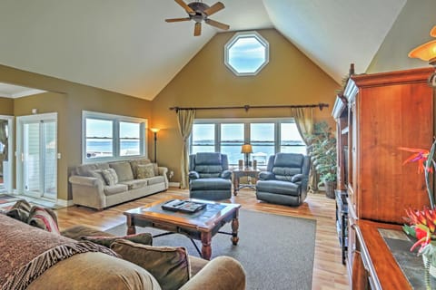 Waterfront Seneca Lake House Fire Pit and Boat Dock House in Varick