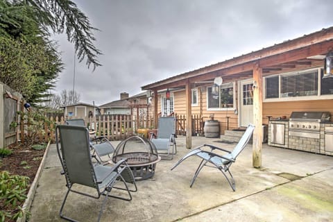 SeaTac House with Patio, 15 Mi to Downtown Seattle! House in SeaTac