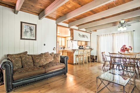 5 Mi to Lake Arrowhead Village Cabin with Game Room Cabin in Lake Arrowhead