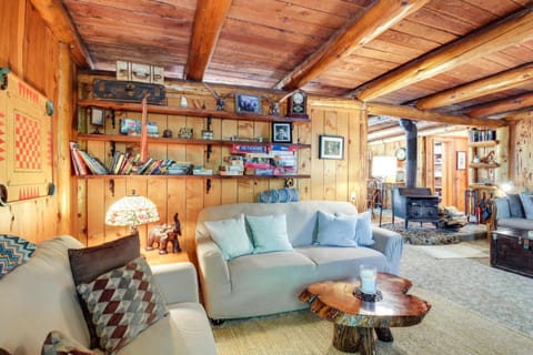 Hike to the Coast! Log Cabin on 5 Acres in Bandon Cabin in Oregon