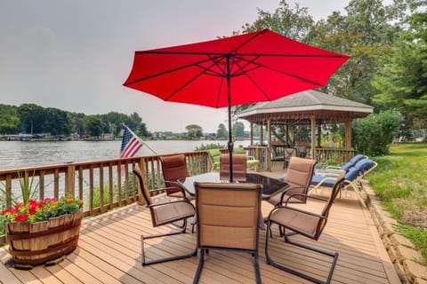 Waterfront Monticello Home with Fire Pit and Deck! House in Indiana