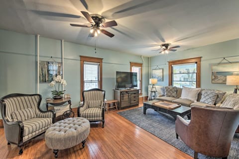 Luxe Lake Geneva Retreat in Downtown! House in Lake Geneva