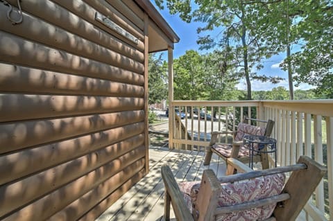 Near Shopping and Museums Quiet Branson Cabin Cabin in Branson