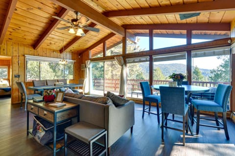 Stunning Idyllwild Home with Private Hot Tub and Decks House in Idyllwild-Pine Cove