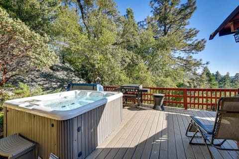 Stunning Idyllwild Home with Private Hot Tub and Decks House in Idyllwild-Pine Cove