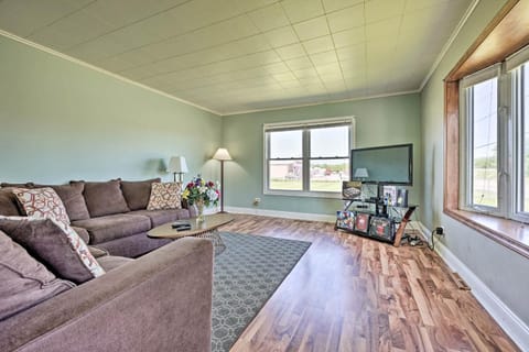 3 Mi to Lake Michigan Access Sawyer Home with Patio House in Sawyer