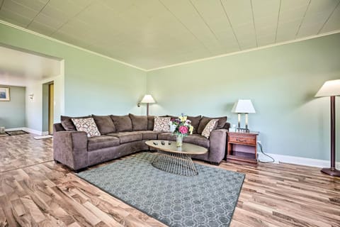 3 Mi to Lake Michigan Access Sawyer Home with Patio House in Sawyer