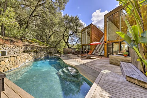 Luxe Santa Rosa Home about 3 Mi to Downtown! House in Santa Rosa