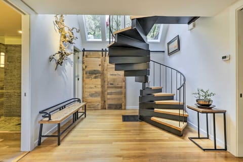 Luxe Santa Rosa Home about 3 Mi to Downtown! House in Santa Rosa