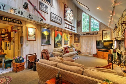 West Dover Vacation Rental with Hot Tub Near Mt Snow House in West Dover