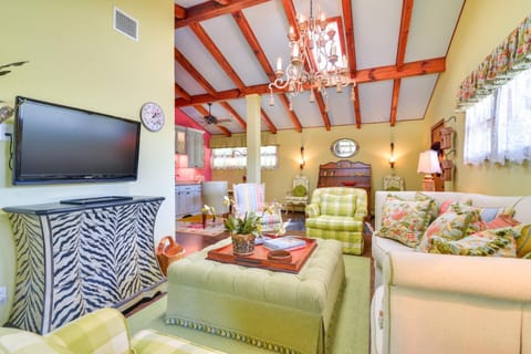 La Petite Chalet with Views in Blue Ridge Mtns! House in Mitchell County