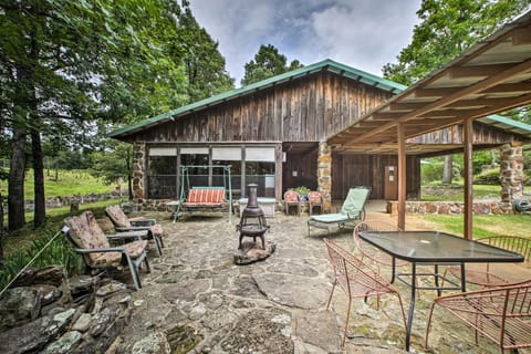 Pine Lodge Cabin on 450 Acres in Ozark Mountains Cabin in Buffalo River