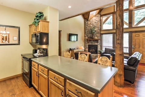 Branson Home with Game Room, Near Silver Dollar City House in Indian Point