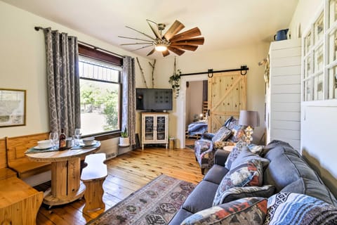 Walk to Dtwn Shops and Eats Sturgeon Bay Retreat Apartment in Sturgeon Bay