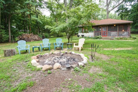 Harbert Cottage with Fire Pit Half Mile to Beach! House in Chikaming Township