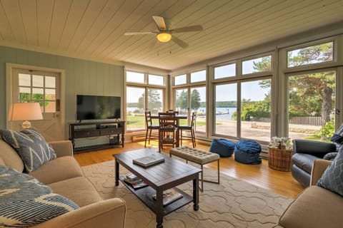 Boutique Home in Door County with Eagle Harbor Views House in Ephraim