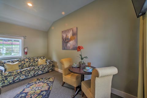 Fire Pit Access Cozy Dtwn Branson Cottage! House in Hollister