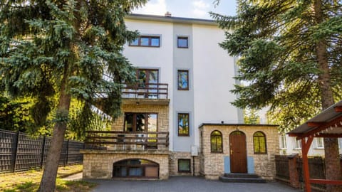 Property building, Garden, Garden view