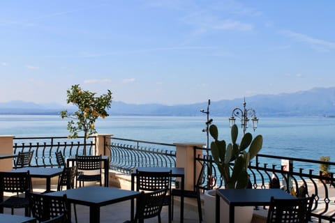 Patio, Nearby landmark, Day, Natural landscape, View (from property/room), Balcony/Terrace, Lake view