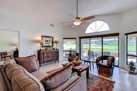 Country Club Home 2 BR, 2 BA and Den about 1 Mi to Golf House in Borrego Springs