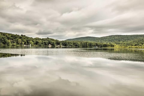 Rustic Berkshires Cottage at Lake Buel with Kayaks! House in Lake Buel