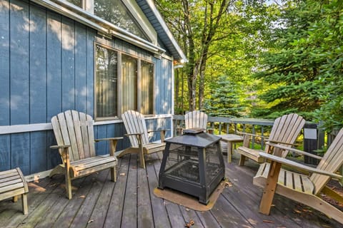 All-Season Family Retreat in Lake Harmony! House in Hickory Run State Park