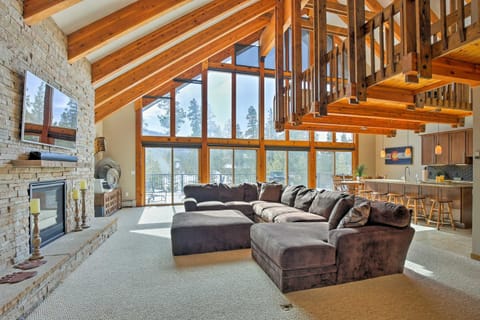 Luxurious Grand Lake Vacation Rental with Hot Tub! House in Grand Lake